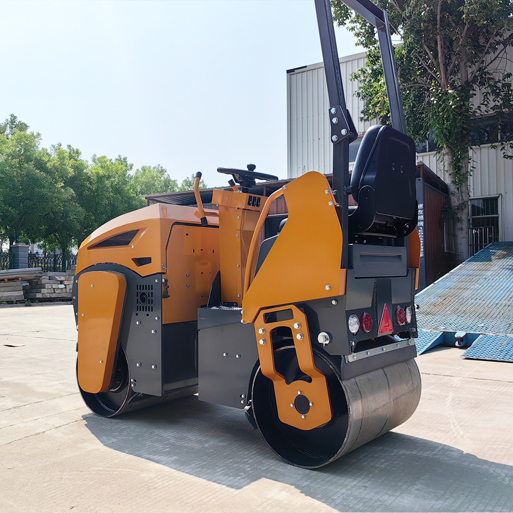 國(guó)內(nèi)的小型壓路機(jī)比國(guó)外的貴,價(jià)格到底差在哪里?